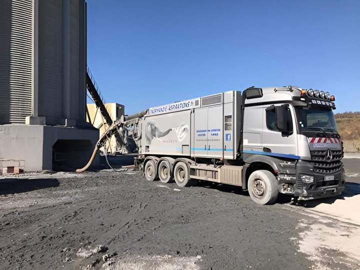 Camion de pompage industriel Caen